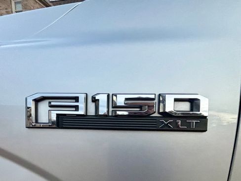 Used 2019 Ford F150 XLT w/ Equipment Group 302A Luxury AWD/4WD image 11
