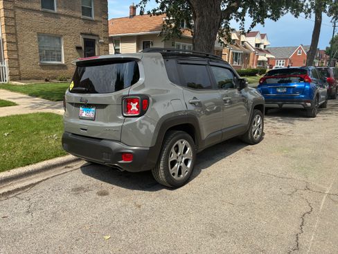 Used 2019 Jeep Renegade Limited AWD/4WD image 5