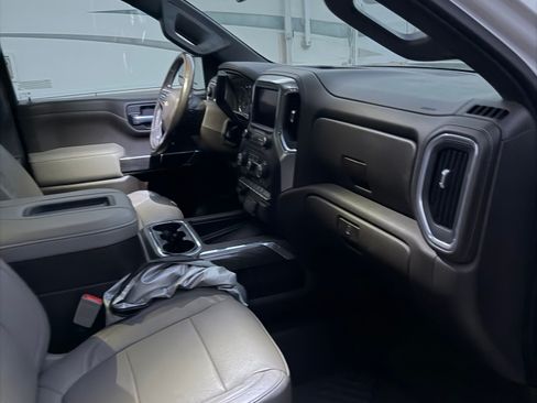 Used 2020 Chevrolet Silverado 1500 LTZ image 6