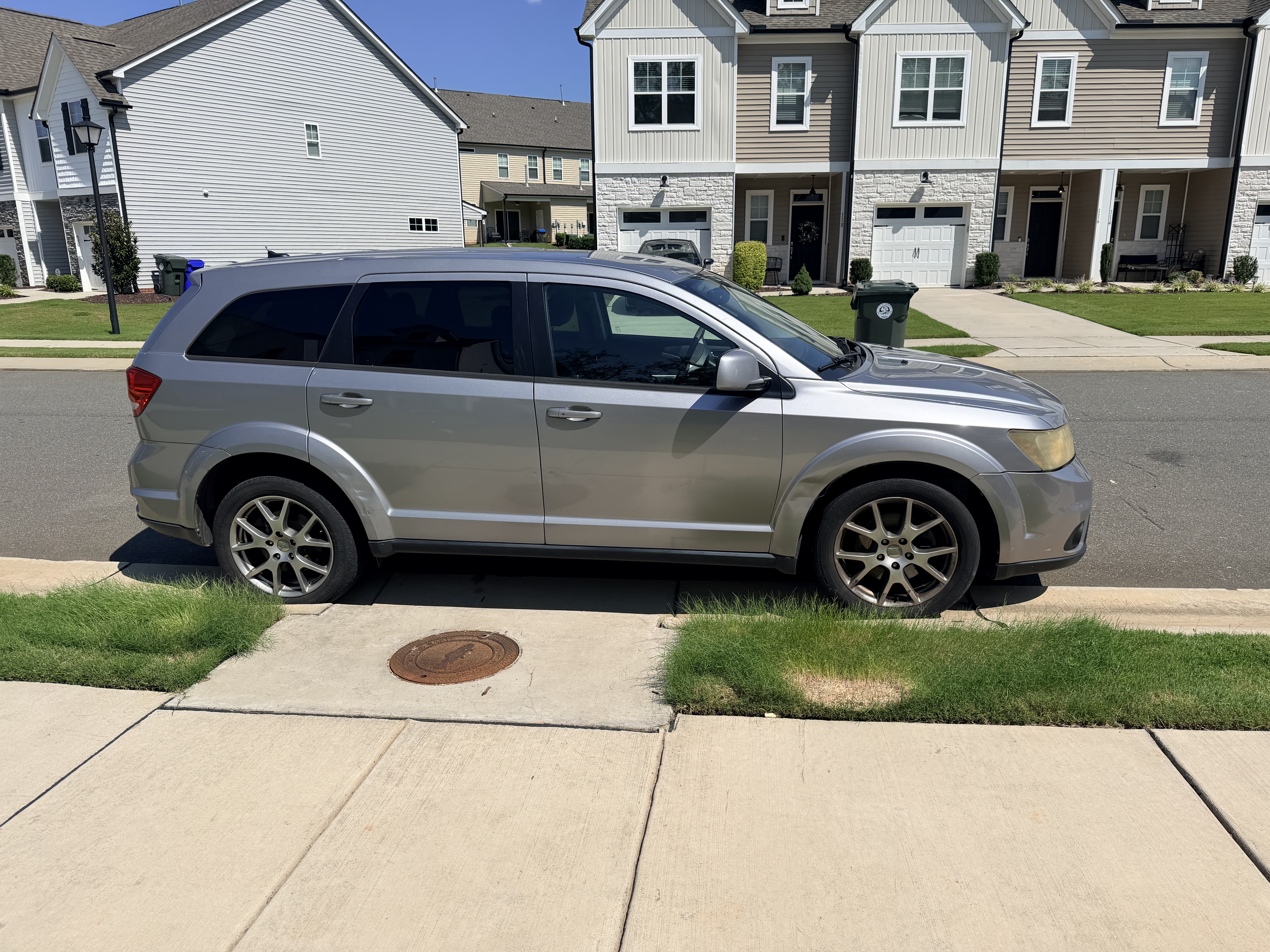 Used 2016 Dodge Journey R/T FWD image 1