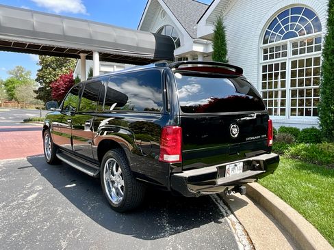 Used 2003 Cadillac Escalade ESV AWD image 4