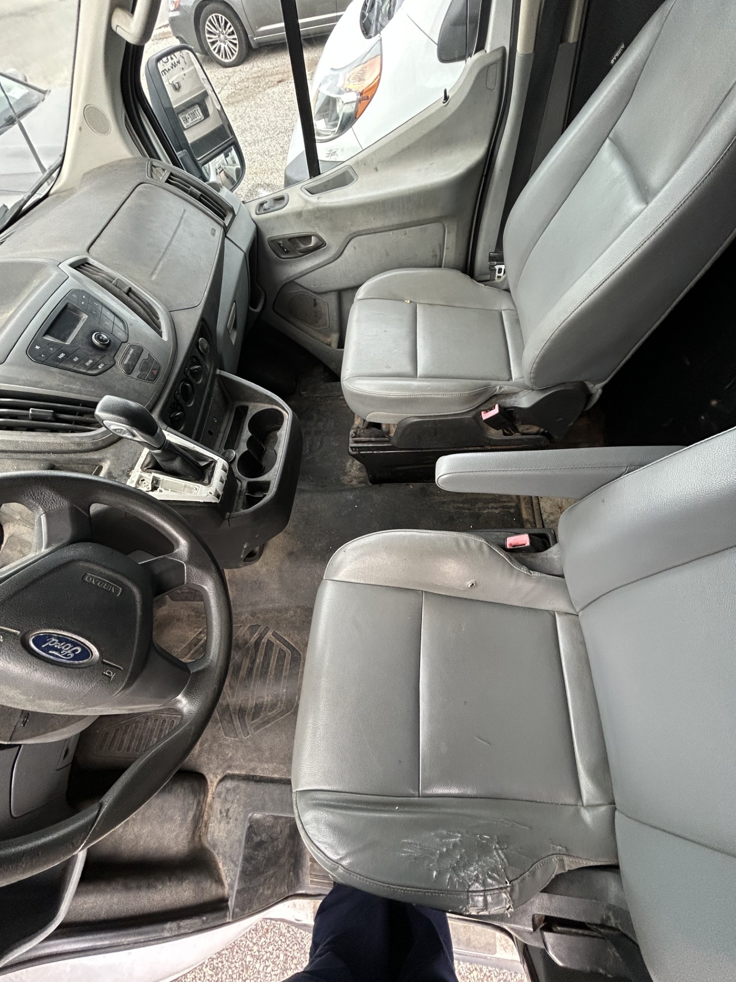 Used 2016 Ford Transit 250 148 Medium Roof RWD image 4