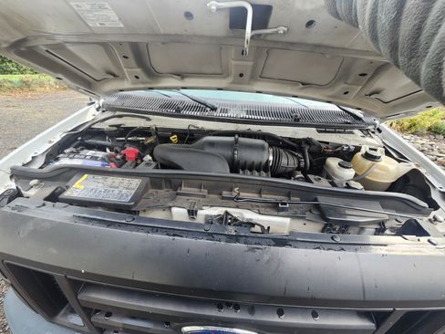 Used 2009 Ford E-250 and Econoline 250 image 9