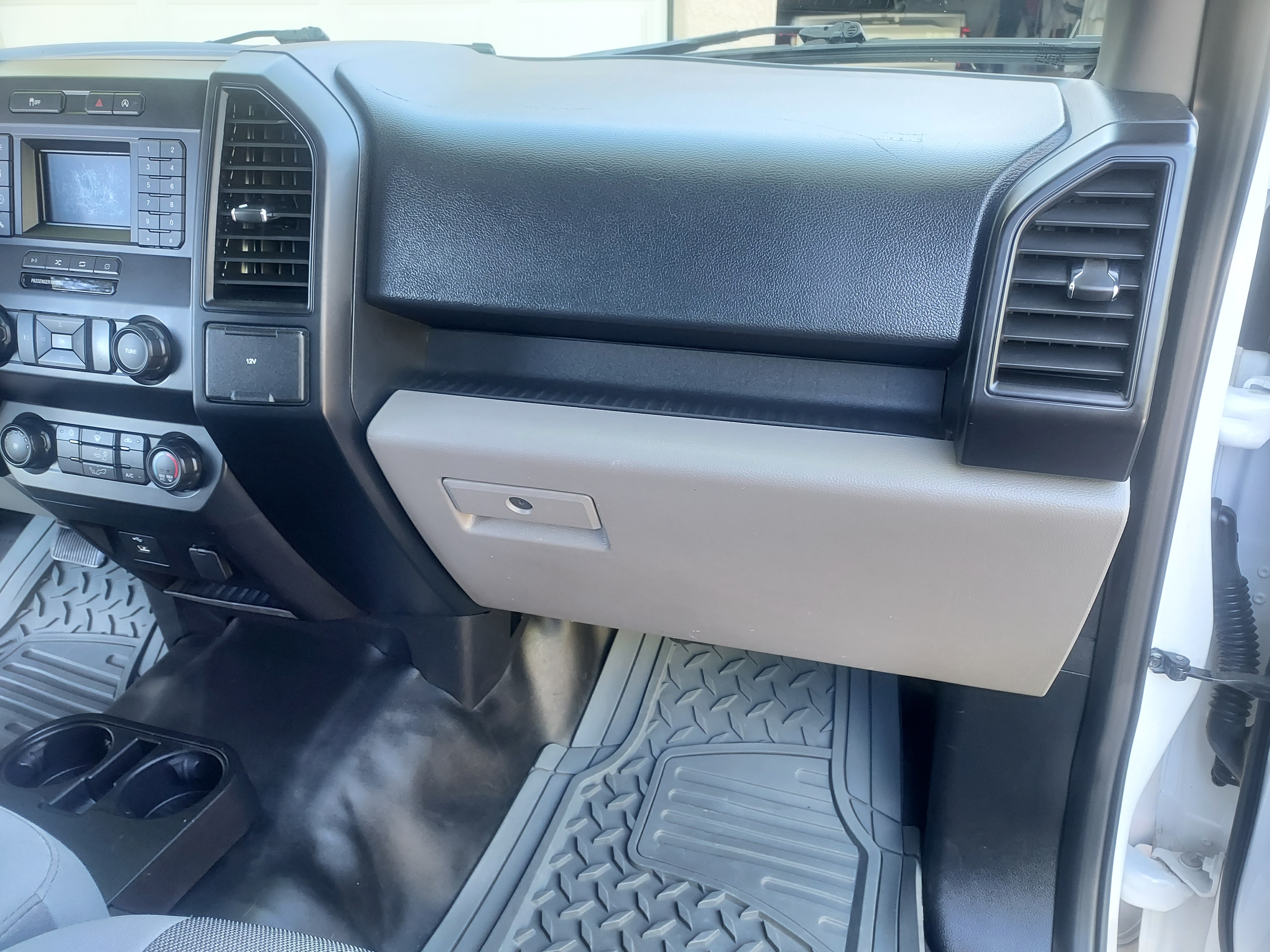 Used 2019 Ford F150 XL w/ Equipment Group 101A Mid AWD/4WD image 11