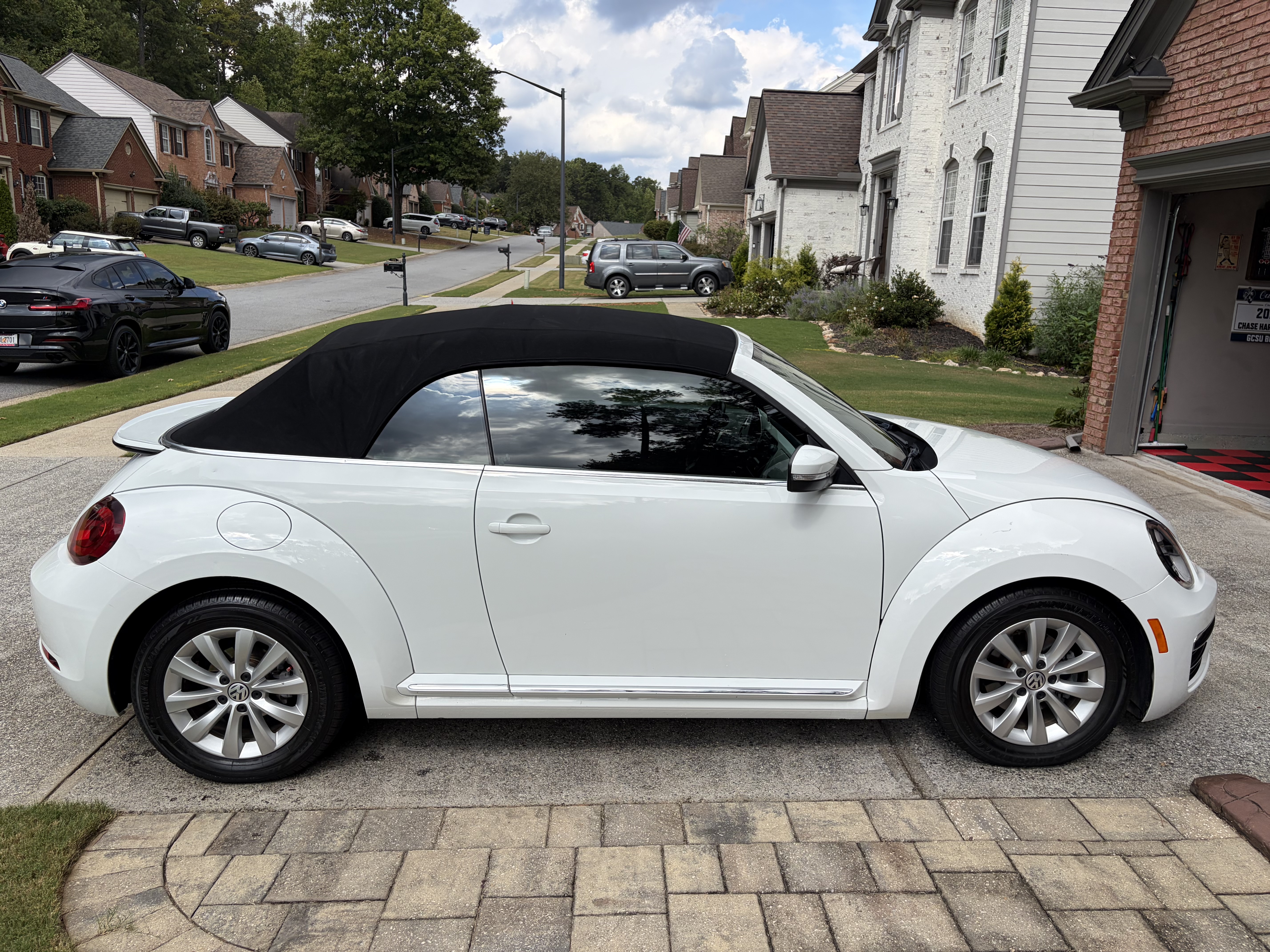 Used 2018 Volkswagen Beetle 2.0T SE FWD image 6
