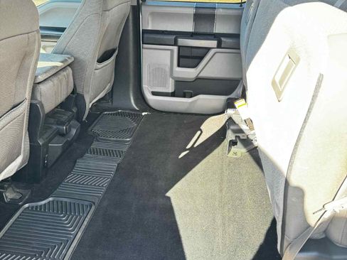 Used 2018 Ford F150 XLT image 9