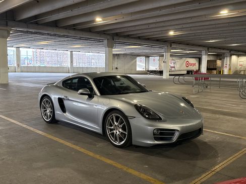 Used 2014 Porsche Cayman image 6