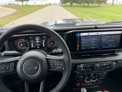 Used 2026 Jeep Wrangler Unlimited Rubicon image 31