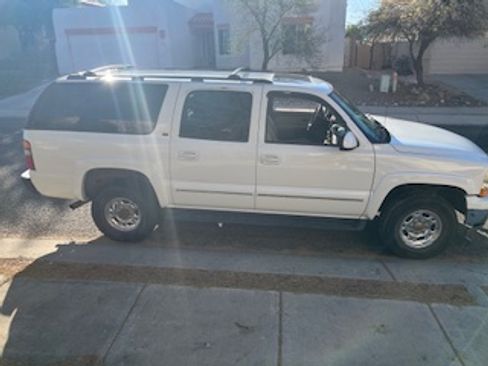 Used 2002 Chevrolet Suburban 2500 LT image 4