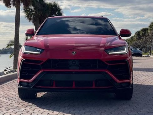 Used 2019 Lamborghini Urus image 10