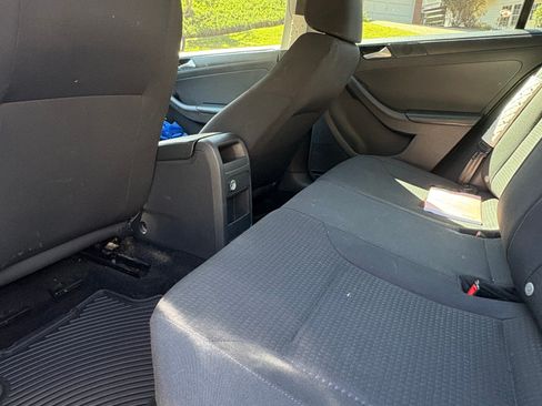 Used 2015 Volkswagen Jetta S image 8