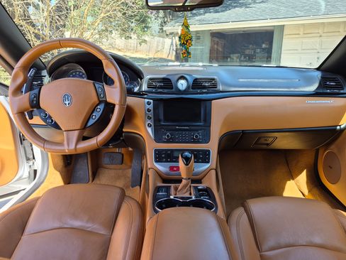 Used 2017 Maserati GranTurismo Convertible image 8