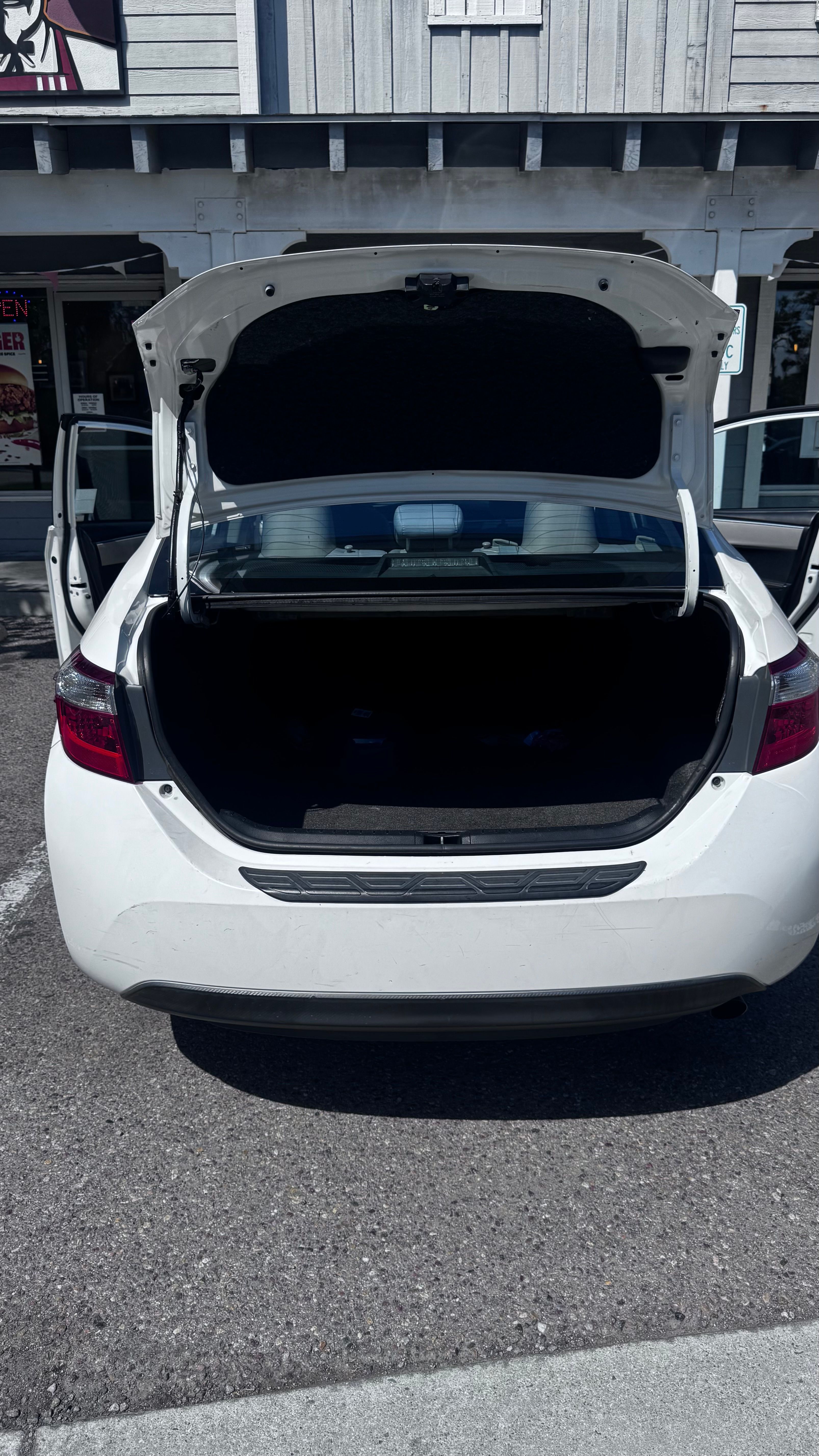 Used 2016 Toyota Corolla LE FWD image 8