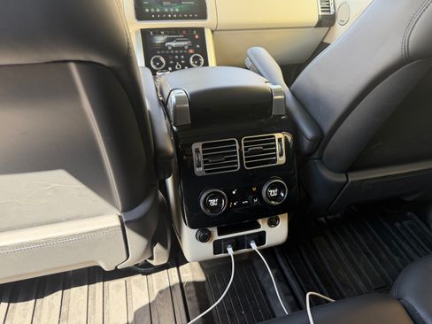 Used 2021 Land Rover Range Rover P525 Westminster Edition image 12