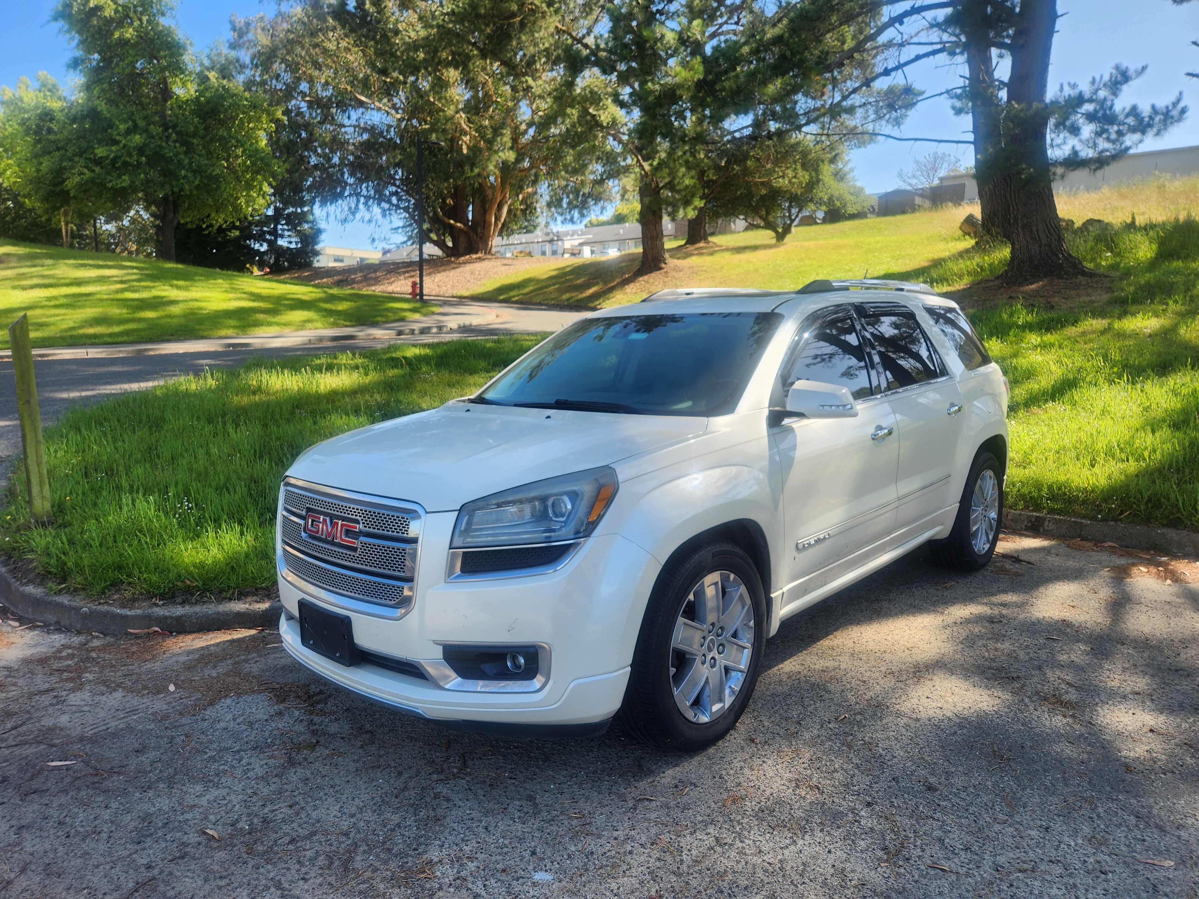 Used 2015 GMC Acadia Denali AWD/4WD image 1