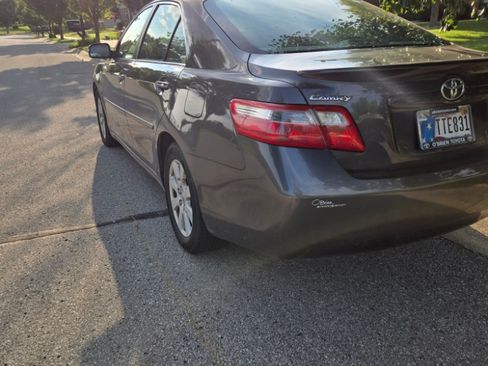 Used 2009 Toyota Camry XLE w/ Leather Pkg FWD image 4