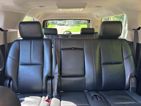Used 2013 GMC Yukon XL SLT w/ SLT-2 Equipment Package AWD/4WD image 10