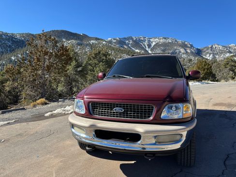 Used 1998 Ford Expedition Sport Utility 4D image 4