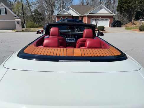 Used 2016 Rolls-Royce Dawn image 6