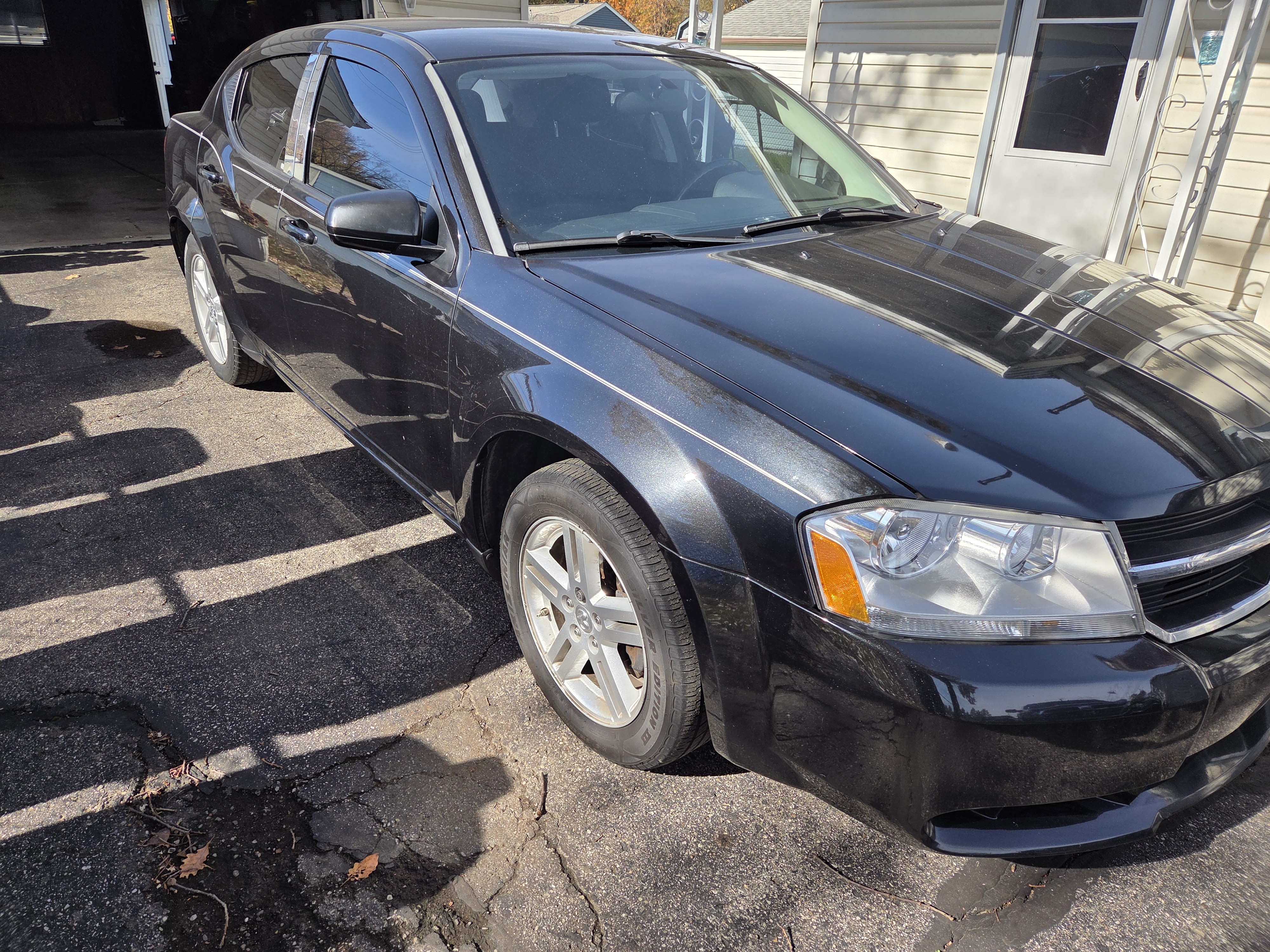 Used 2010 Dodge Avenger Express FWD image 2