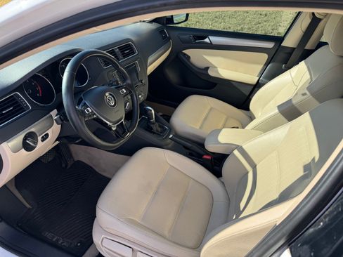 Used 2016 Volkswagen Jetta SE image 6
