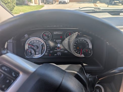 Used 2015 RAM 2500 Laramie image 2