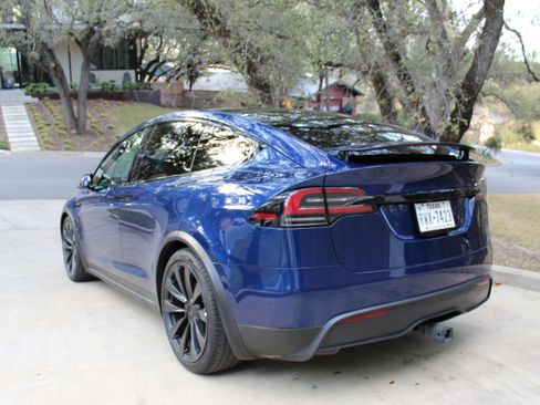 Used 2022 Tesla Model X image 12