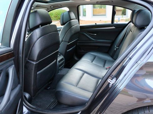 Used 2013 BMW 550i xDrive Sedan AWD/4WD image 18