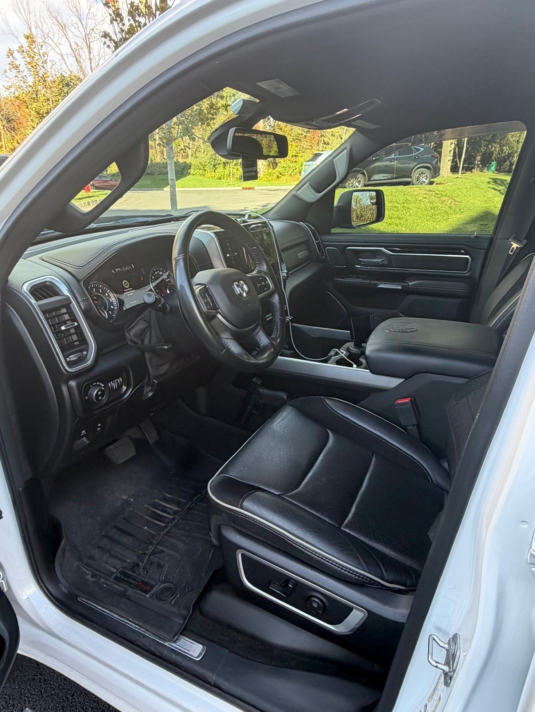 Used 2020 RAM 1500 Laramie AWD/4WD image 8