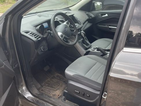 Used 2016 Ford Escape SE w/ Equipment Group 201A FWD image 8