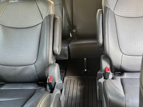 Used 2024 Toyota Sienna XLE Woodland Edition AWD/4WD image 11