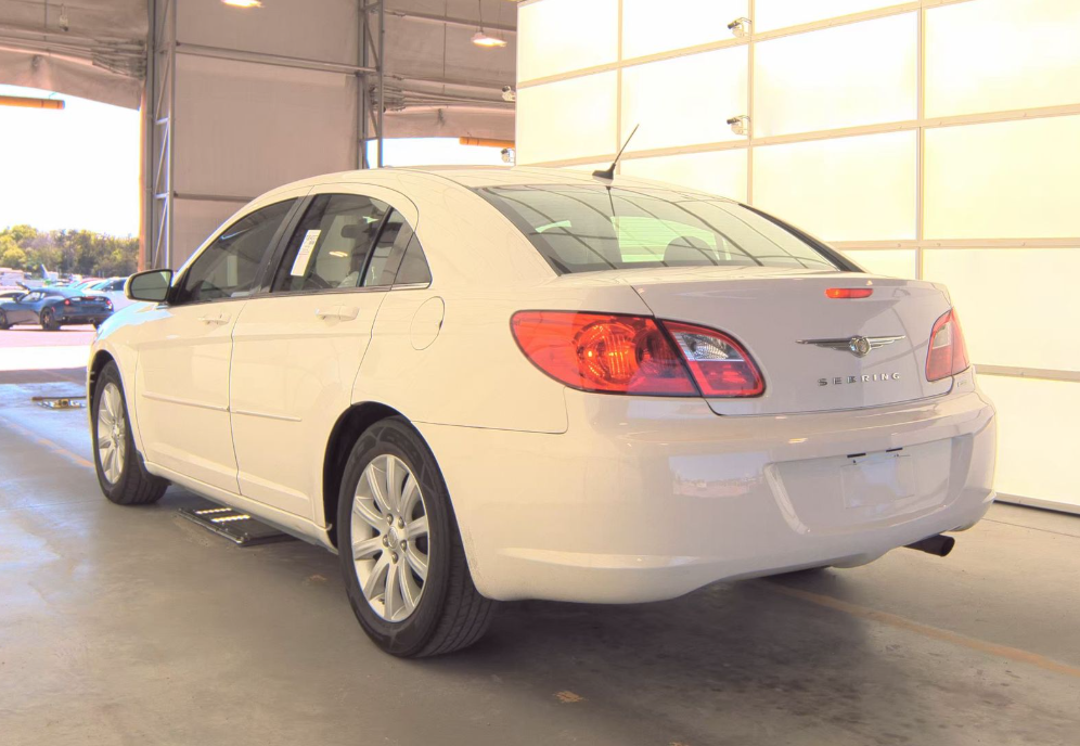 Used 2010 Chrysler Sebring Limited FWD image 2