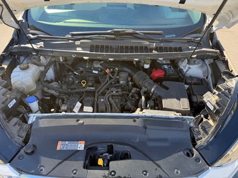 Used 2021 Ford Edge SE w/ Cargo Accessory Package image 9