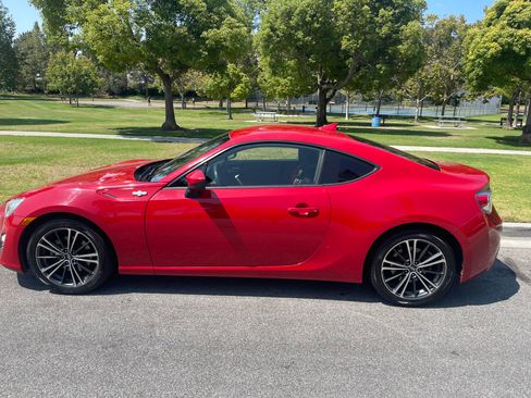 Used 2013 Scion FR-S image 10