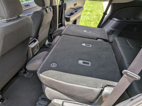 Used 2023 Nissan Pathfinder S w/ Cargo Package AWD/4WD image 25