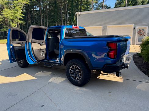 Used 2024 Chevrolet Colorado ZR2 w/ Technology Package image 22