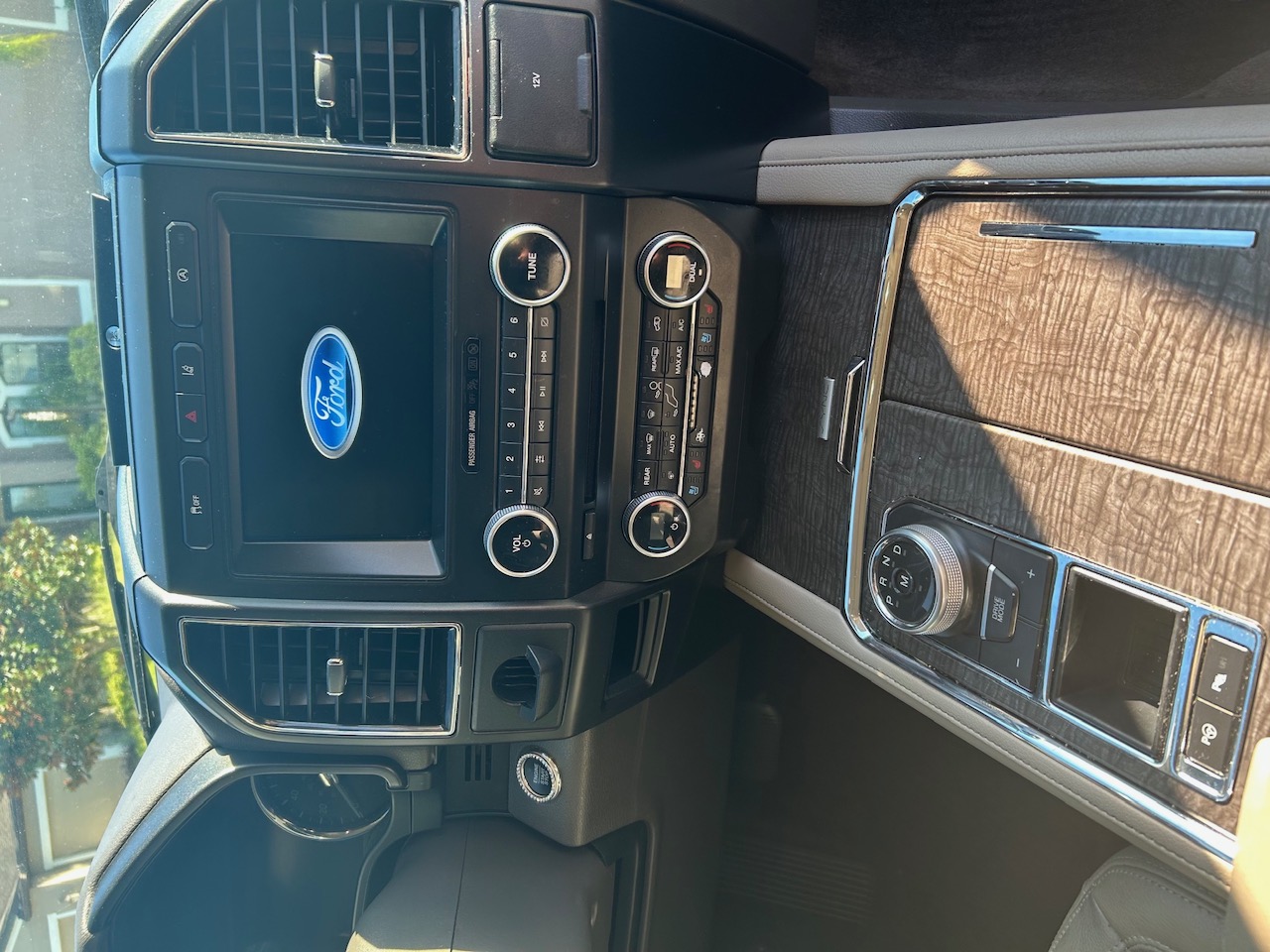 Used 2018 Ford Expedition Limited w/ Equipment Group 301A RWD image 14
