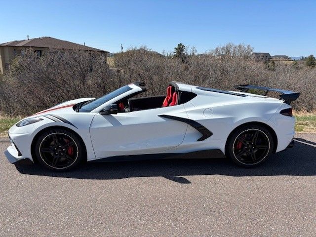 Used 2021 Chevrolet Corvette Stingray Coupe w/ Engine Appearance Package RWD image 9