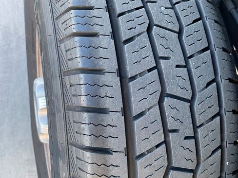 Used 2018 Chevrolet Express 2500 Extended Van 3D image 14