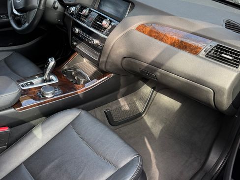 Used 2017 BMW X3 sDrive28i image 10