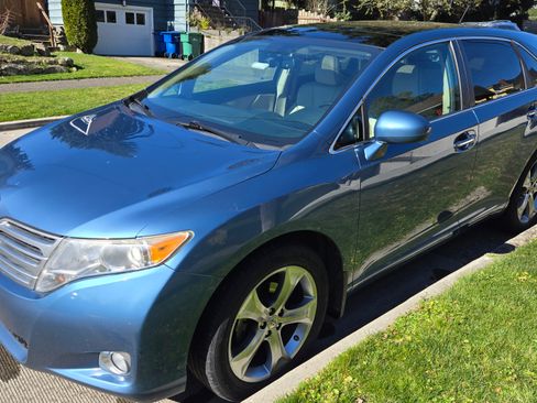 Used 2010 Toyota Venza AWD image 1