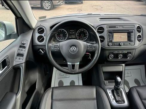 Used 2012 Volkswagen Tiguan SE image 6