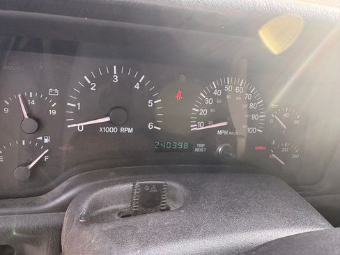 Used 2000 Jeep Cherokee Classic image 12