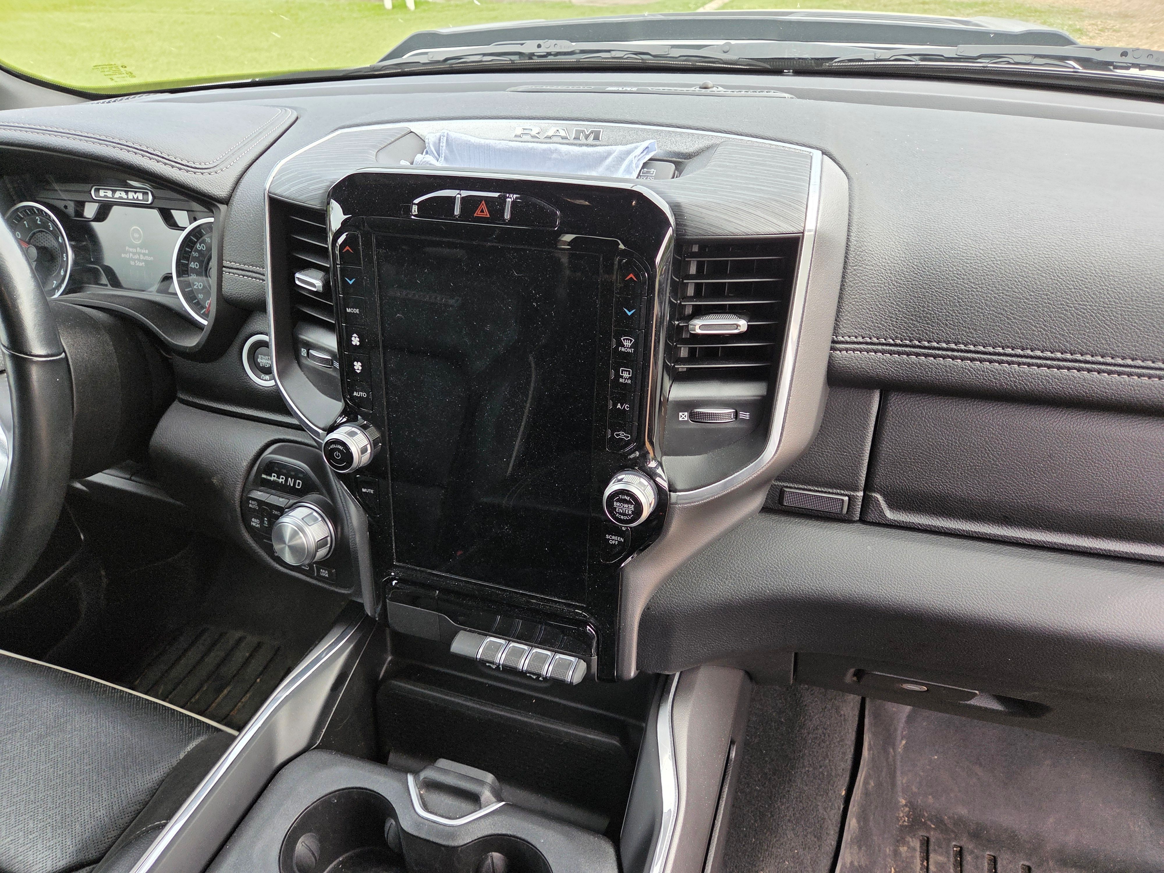 Used 2023 RAM 1500 Laramie AWD/4WD image 6