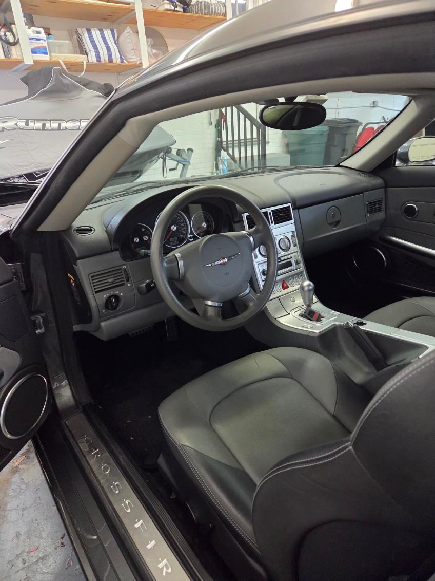 Used 2004 Chrysler Crossfire Coupe RWD image 2