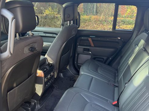 Used 2021 Land Rover Defender 110 X image 22