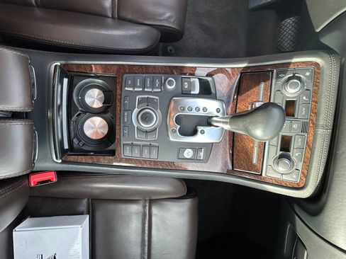 Used 2008 Audi S8 image 5