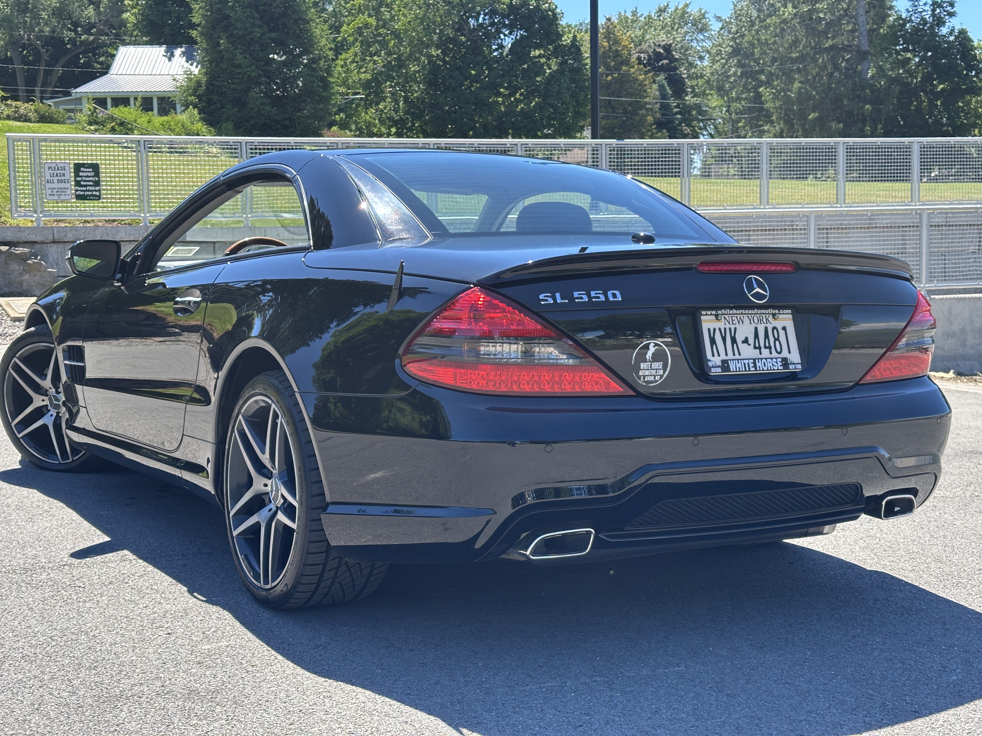Used 2011 Mercedes-Benz SL 550 image 5