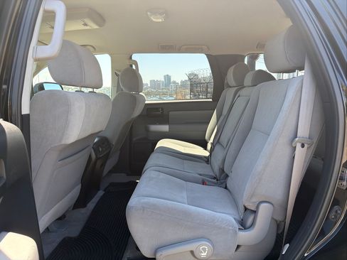 Used 2008 Toyota Sequoia SR5 w/ Towing Pkg RWD image 15
