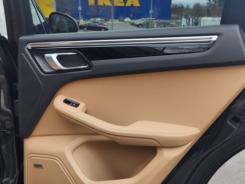 Used 2019 Porsche Macan image 17